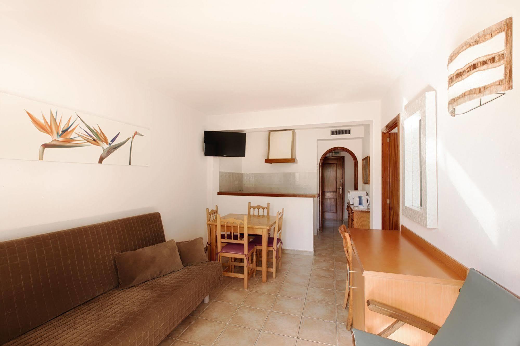 Apartamentos Colomar Santa Eularia des Riu Eksteriør bilde