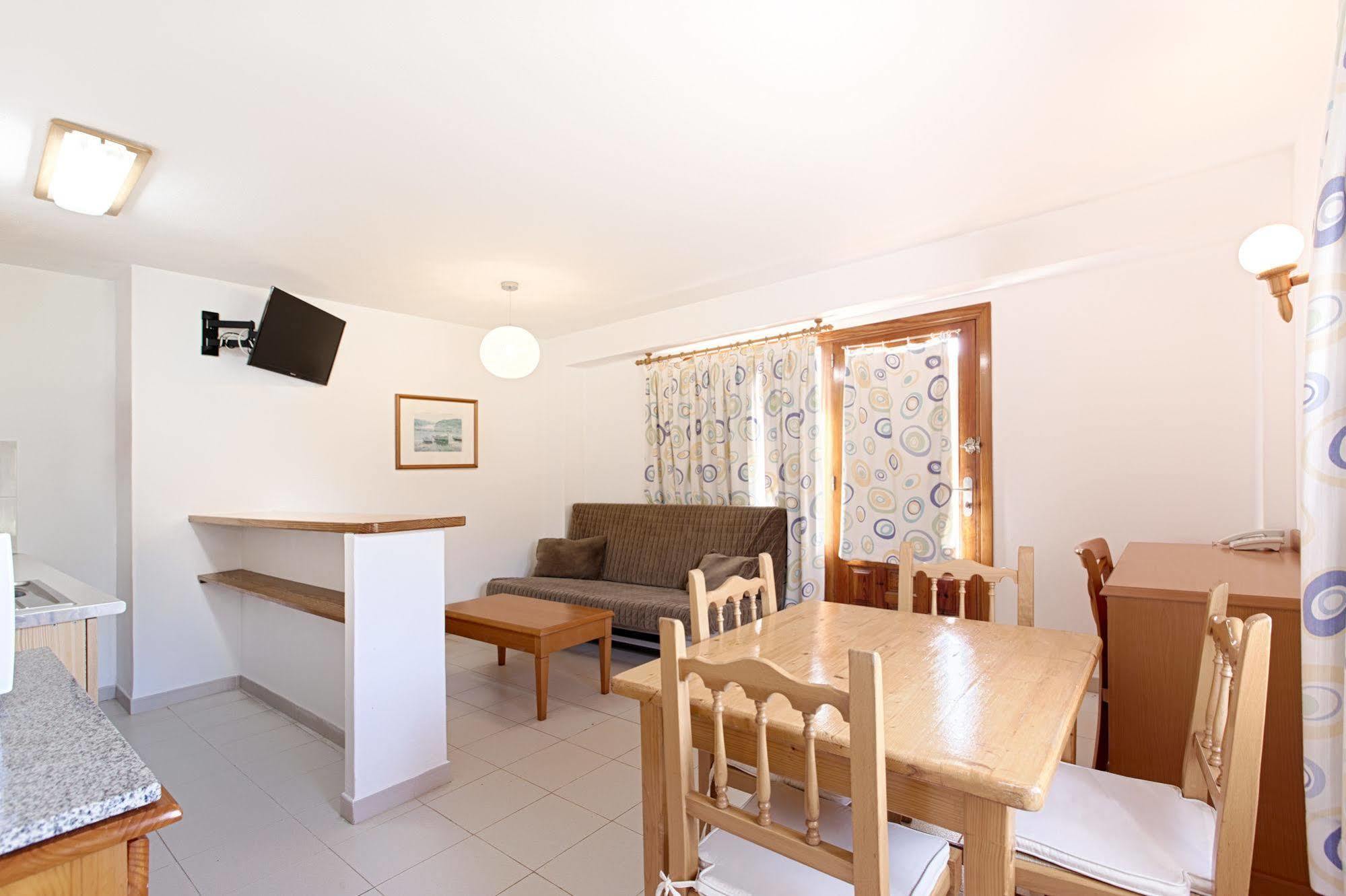 Apartamentos Colomar Santa Eularia des Riu Eksteriør bilde