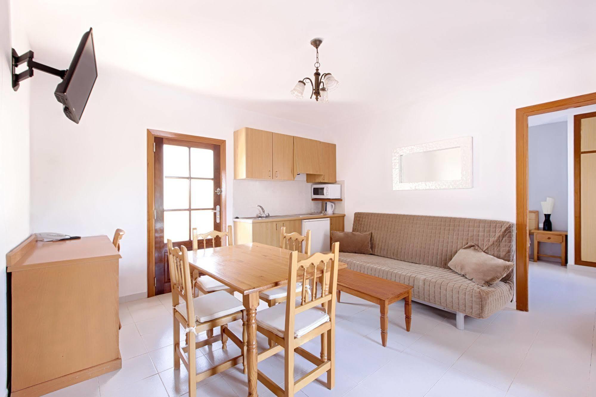 Apartamentos Colomar Santa Eularia des Riu Eksteriør bilde