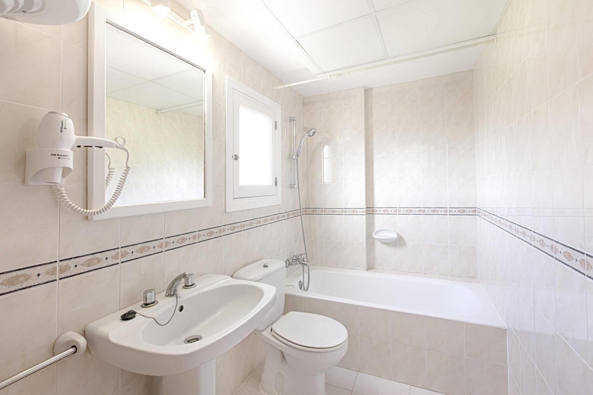 Apartamentos Colomar Santa Eularia des Riu Eksteriør bilde